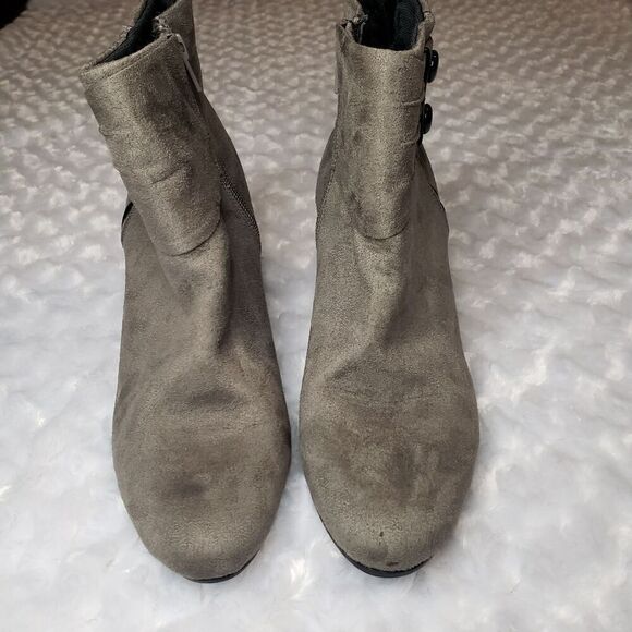 Life Stride 9.5M Yesterday faux suede grey ankle bootie casual everyday office - Picture 8 of 10